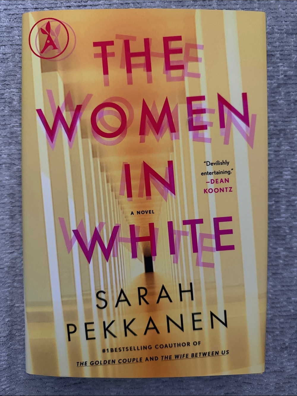 The Women in White - Yellow Cover Paperback